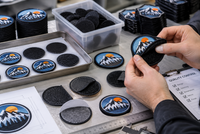 Proceso de fabricación de parches con velcro Proceso de fabricación de parches con velcro